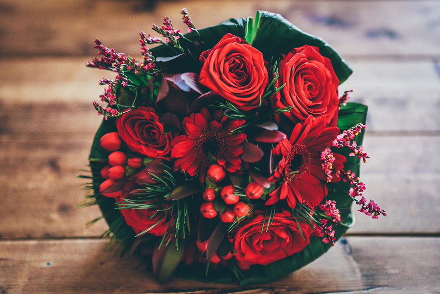 The Best Flowers To Decorate Your House With This Christmas