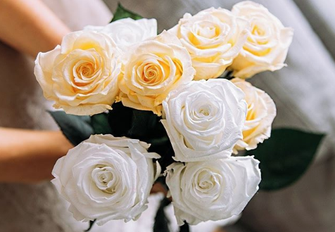 What Flowers Should I Choose for Our Zoom Wedding?