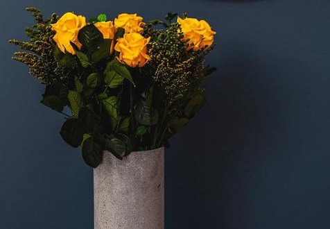 Colour of the Year 2021 in Magic Flowers